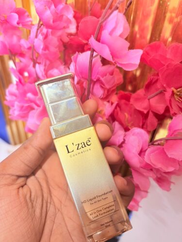 HD Liquid Foundation (Shade03) photo review